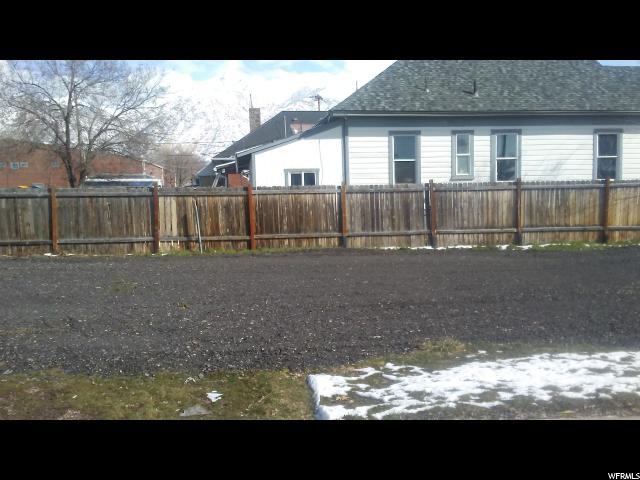 350 32ND - Photo 1