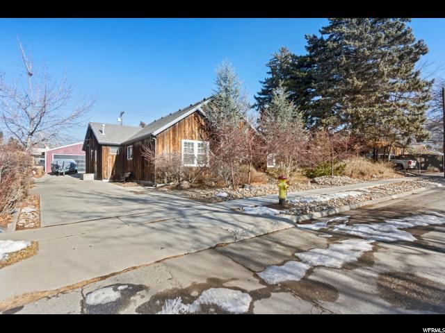 2075 Kensington Ave - Photo 1