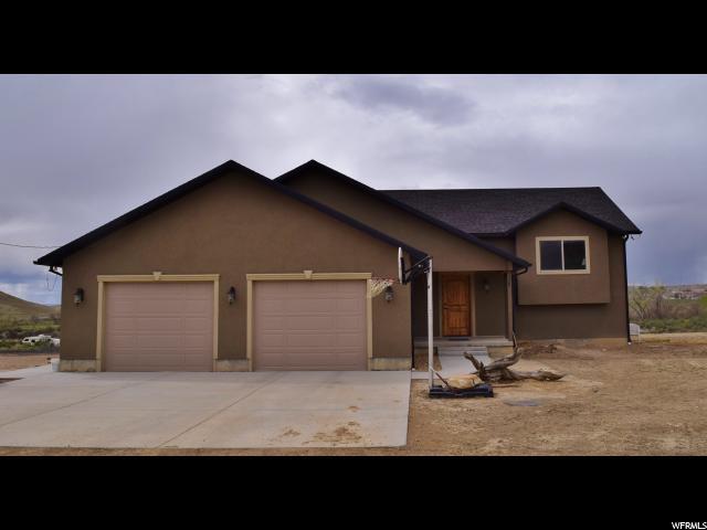720 Riverside Dr - Photo 1