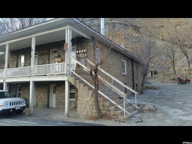 630 Railroad Ave - Photo 1