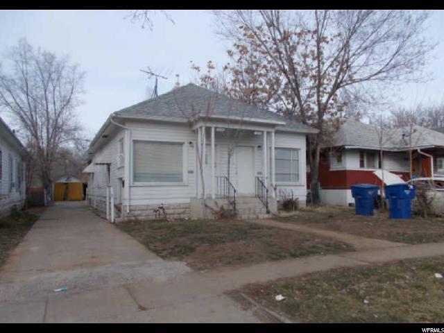 570 29TH St - Photo 1