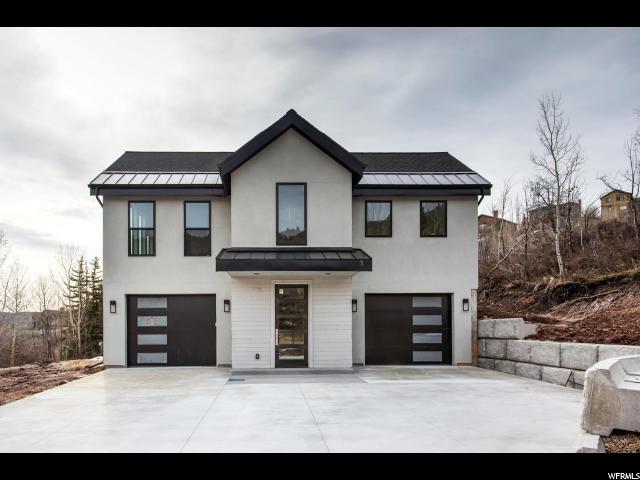 8680 Saddleback Cir - Photo 1
