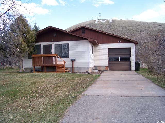 190 3RD St - Photo 1