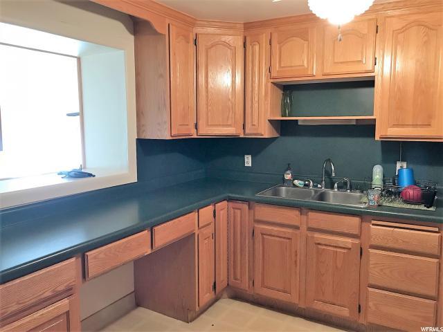 1194 Redwood Dr - Photo 1
