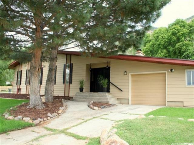 2504 Pierce Ave - Photo 1