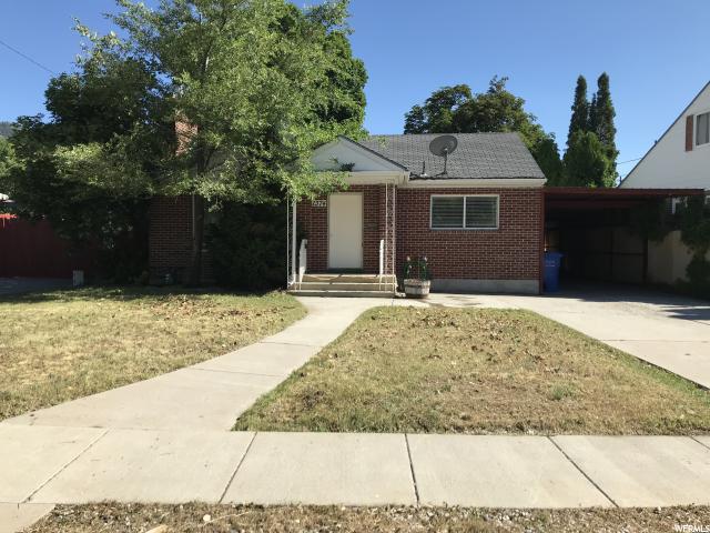1374 Maple Dr - Photo 1