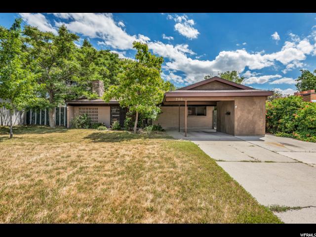 796 Larkspur Dr - Photo 1