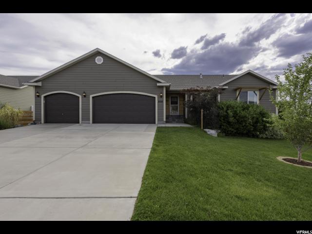 858 Cambridge Cir - Photo 1