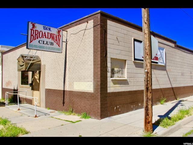 104 Broadway St - Photo 1