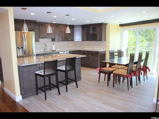 875 Donner Way - Photo 1