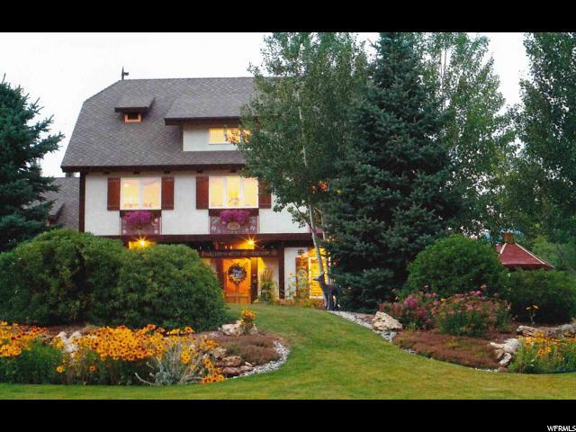 725 Homestead Dr - Photo 1