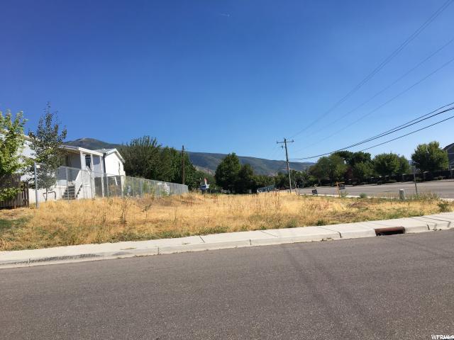 1203 Main St - Photo 1
