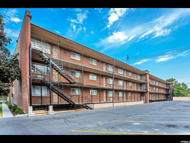 246 Helm Ave - Photo 1