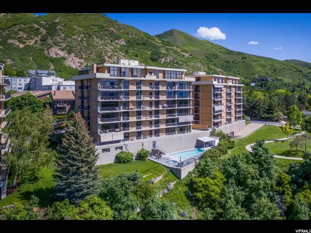 940 Donner Way - Photo 1