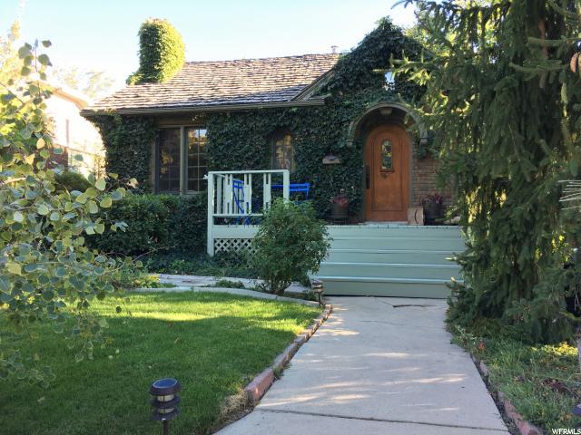 1364 Kensington Ave - Photo 1