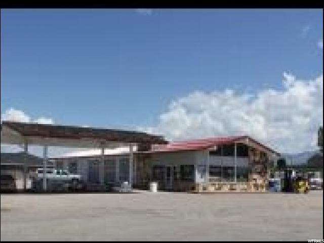 560 Main St - Photo 1