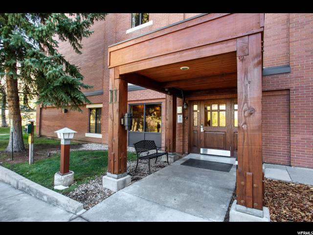950 Park Ave - Photo 1