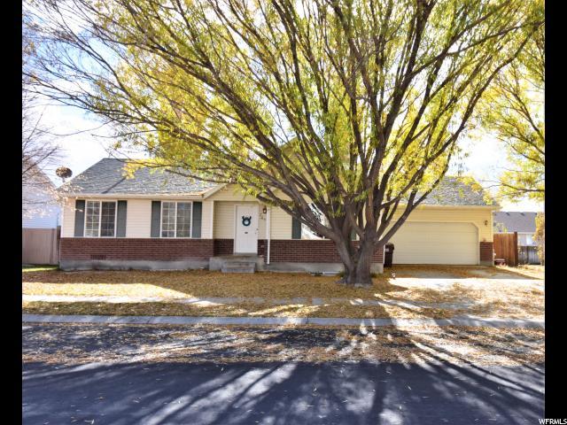 2096 Fall St - Photo 1