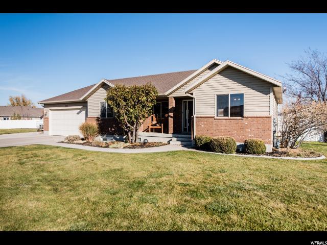 915 Garden Circle - Photo 1