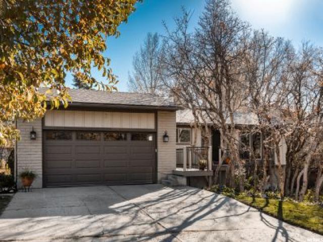 2486 Newport Cir - Photo 1
