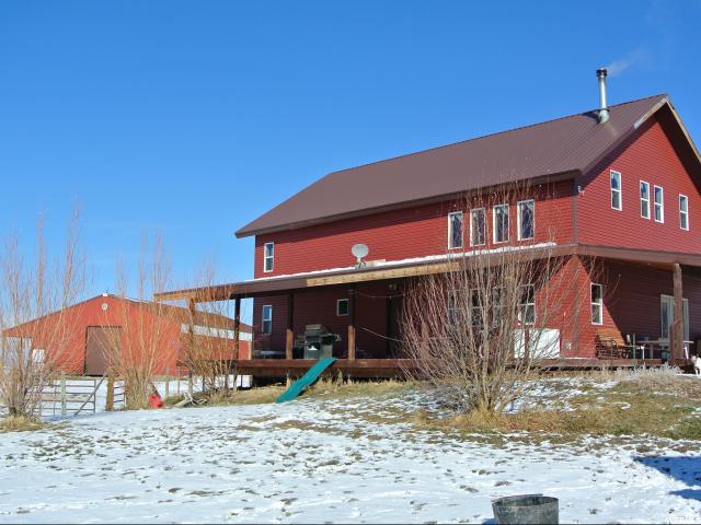 2061 8TH St - Photo 1