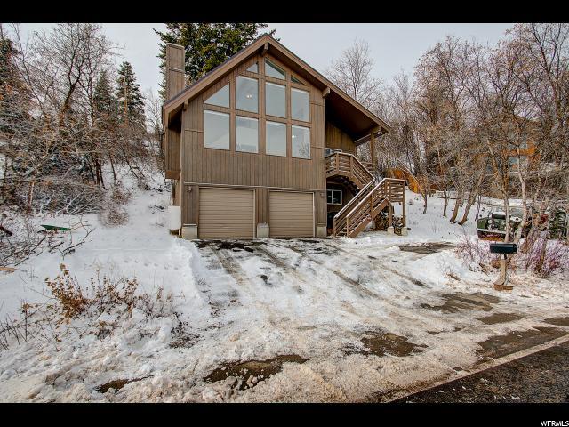 200 Parkview Dr - Photo 1