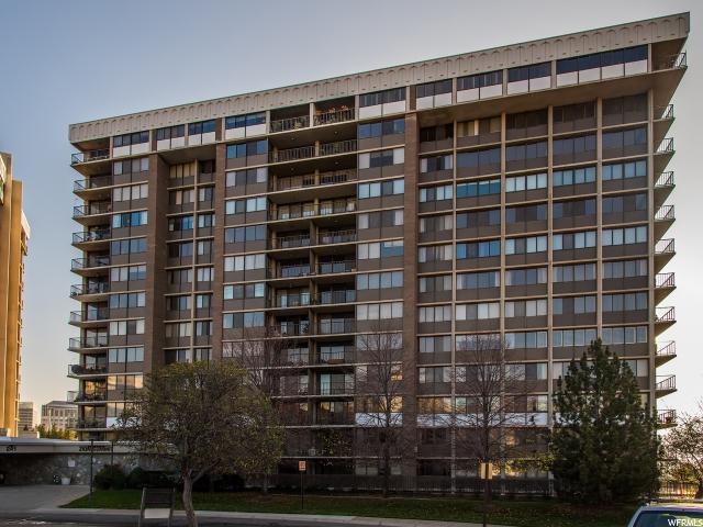 241 Vine St - Photo 1