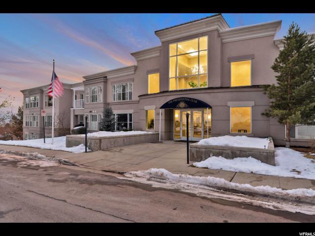 3075 Kennedy Dr - Photo 1