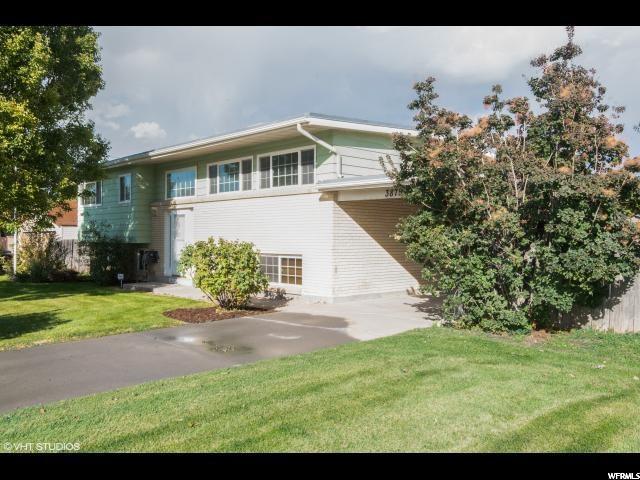 3875 Bonniewood Dr - Photo 1