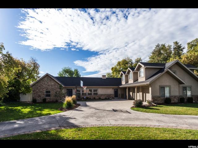 756 Vine St - Photo 1