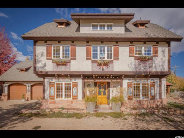 725 Homestead Dr - Photo 1