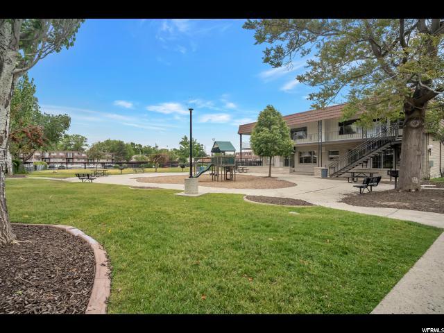 751 300 - Photo 1