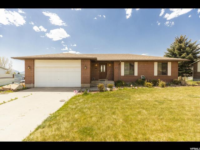 975 Valley Dr - Photo 1