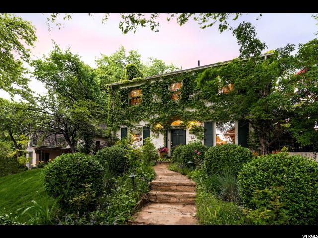 1383 Arlington Dr - Photo 1