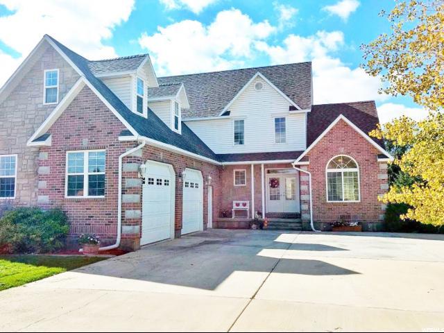 2173 Cottonwood Cir - Photo 1