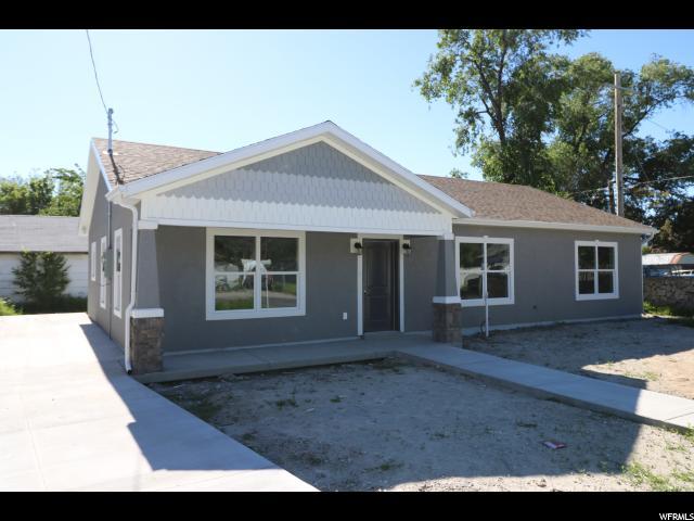 819 Montgomery St - Photo 1
