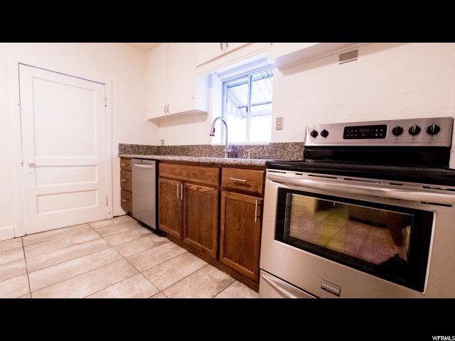 611 Garden Ave - Photo 1