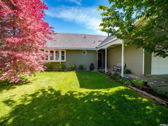 992 Halcyon Dr - Photo 1
