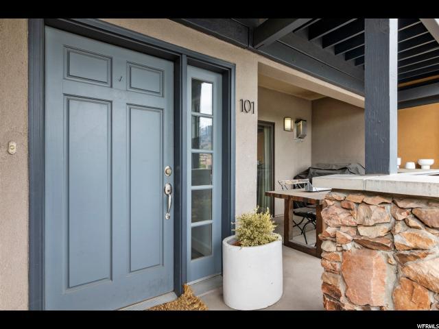 5005 Edgewood Dr - Photo 1