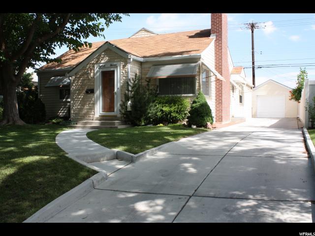 1813 Kensington Ave - Photo 1