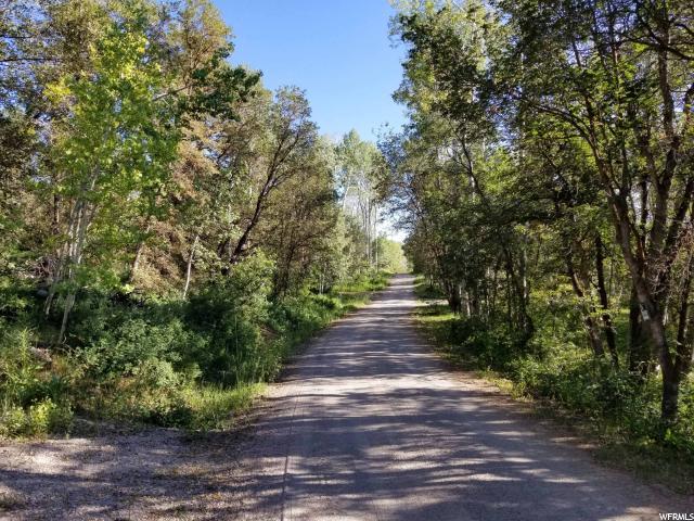 1068 Edgewood Dr - Photo 1