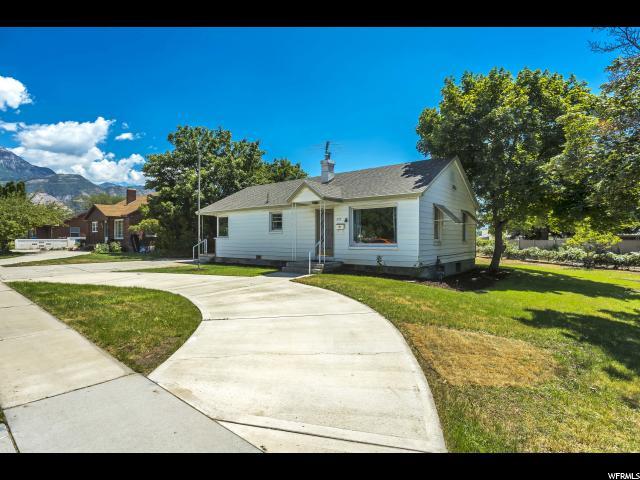 572 Center St - Photo 1