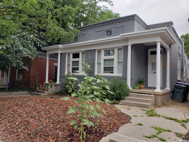 749 Linden Ave - Photo 1