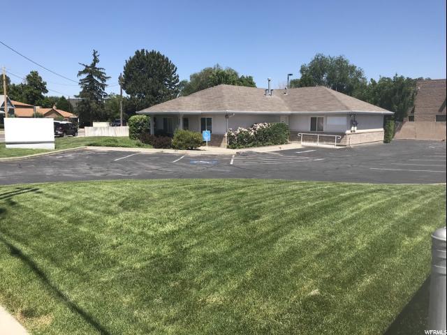887 Vine St - Photo 1