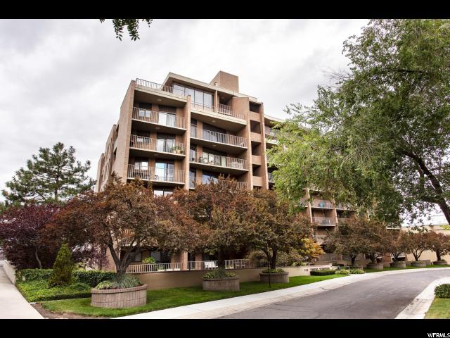 245 Vine St - Photo 1