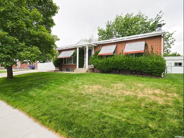 3720 Tecumseh St - Photo 1
