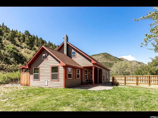 1686 Country Ln - Photo 1