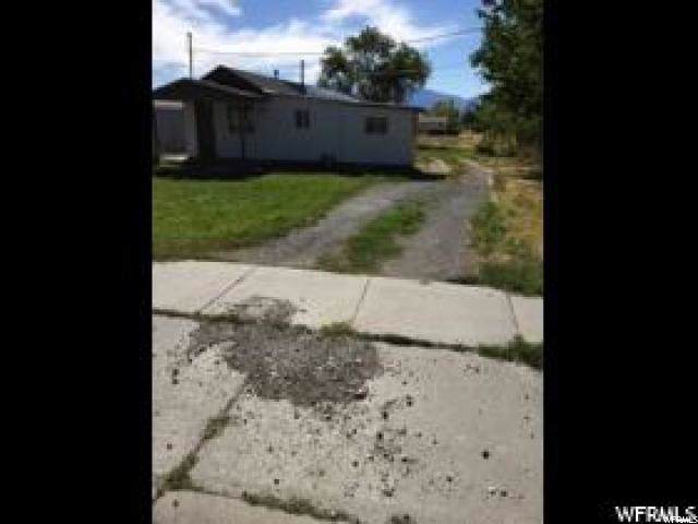 860 Coleman St - Photo 1