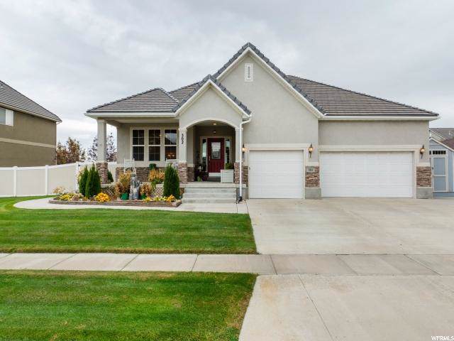302 Amsterdam Dr - Photo 1