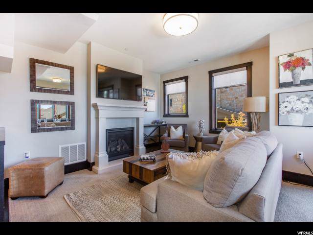 3819 Blackstone Dr - Photo 1